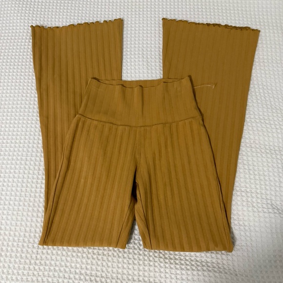 NWOT Offline by Aerie OG Highrise Flare leggings - Picture 4 of 6